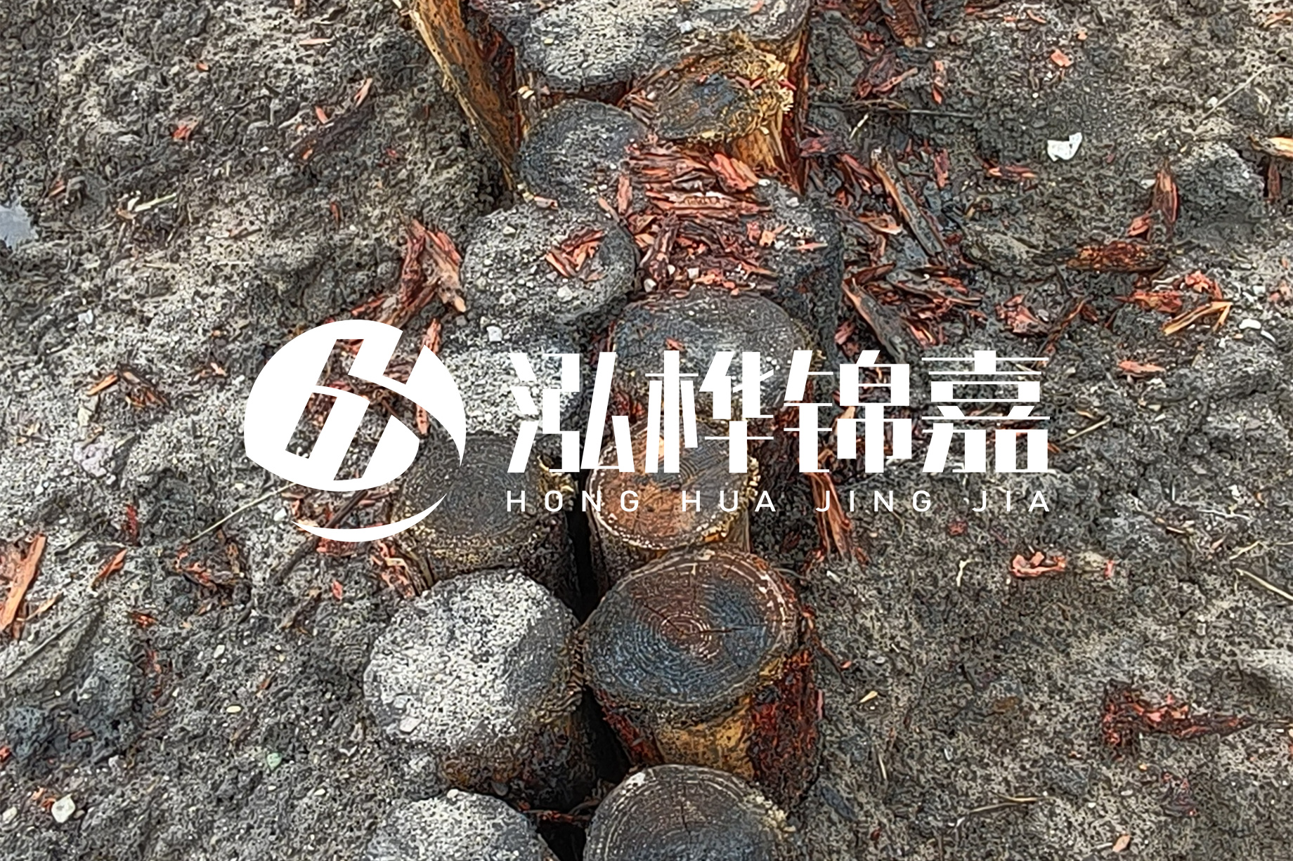 魚(yú)塘淤泥太多怎么清理？挖掘機(jī)清除淤泥的作用及方法