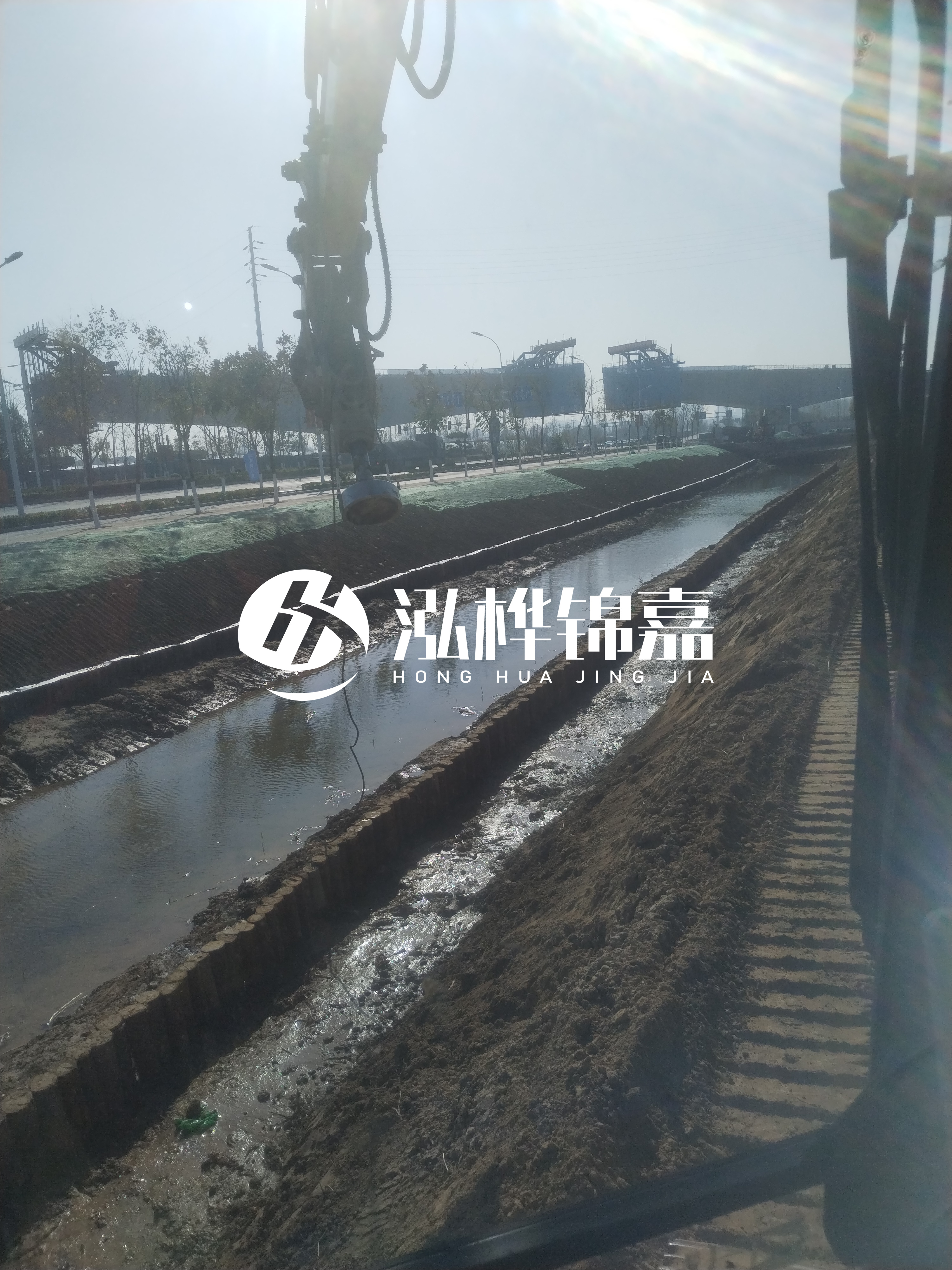 廣州松木樁源頭廠家-防汛木樁用什么木頭？