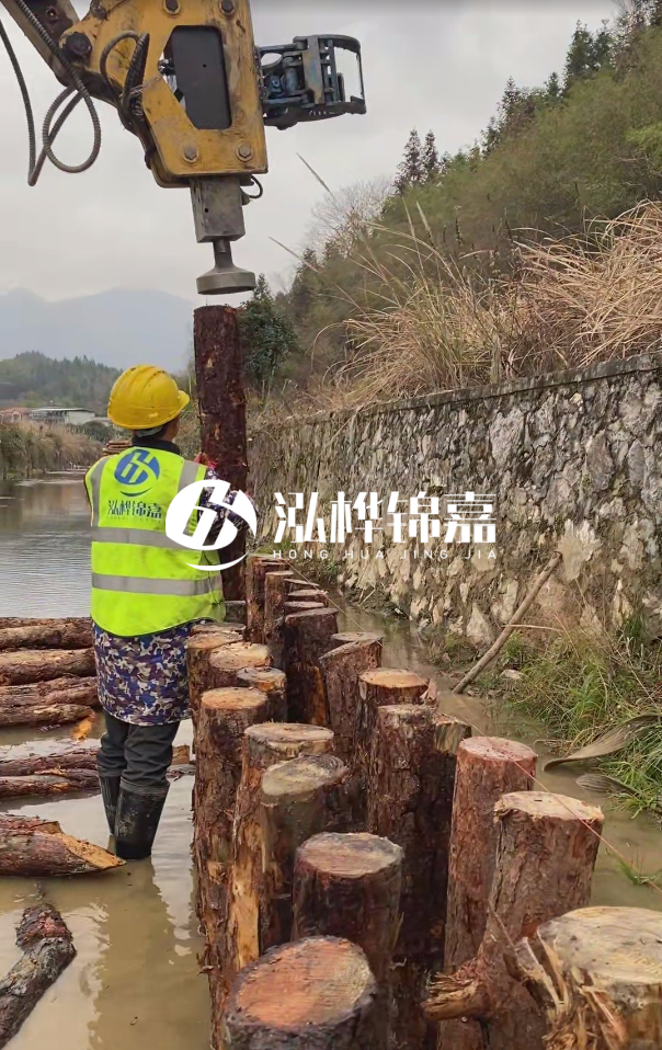 松木樁護(hù)坡如何維護(hù)以延長使用壽命？做防腐可以嗎？