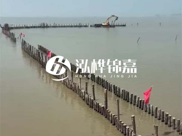 河道護坡打樁對河岸保護有何作用？河道松木樁水面需要預留多長？