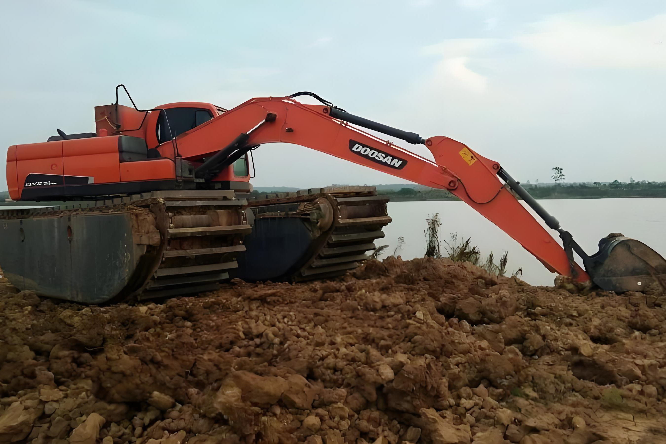 武漢水挖清淤團(tuán)隊(duì)泓樺錦嘉-水庫(kù)清淤一立方米的價(jià)格是多少？?