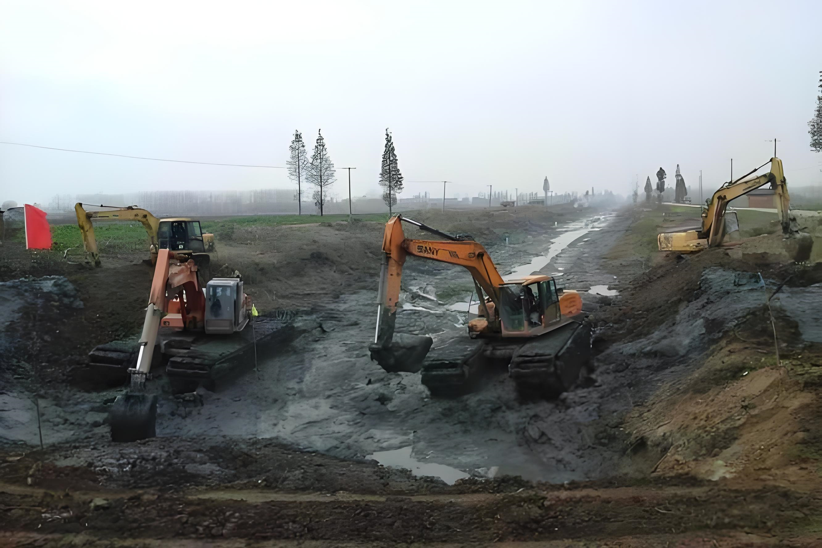 湖南岳陽(yáng)挖機(jī)清淤施工隊(duì) - 挖機(jī)清淤對(duì)河道邊坡有破壞嗎？