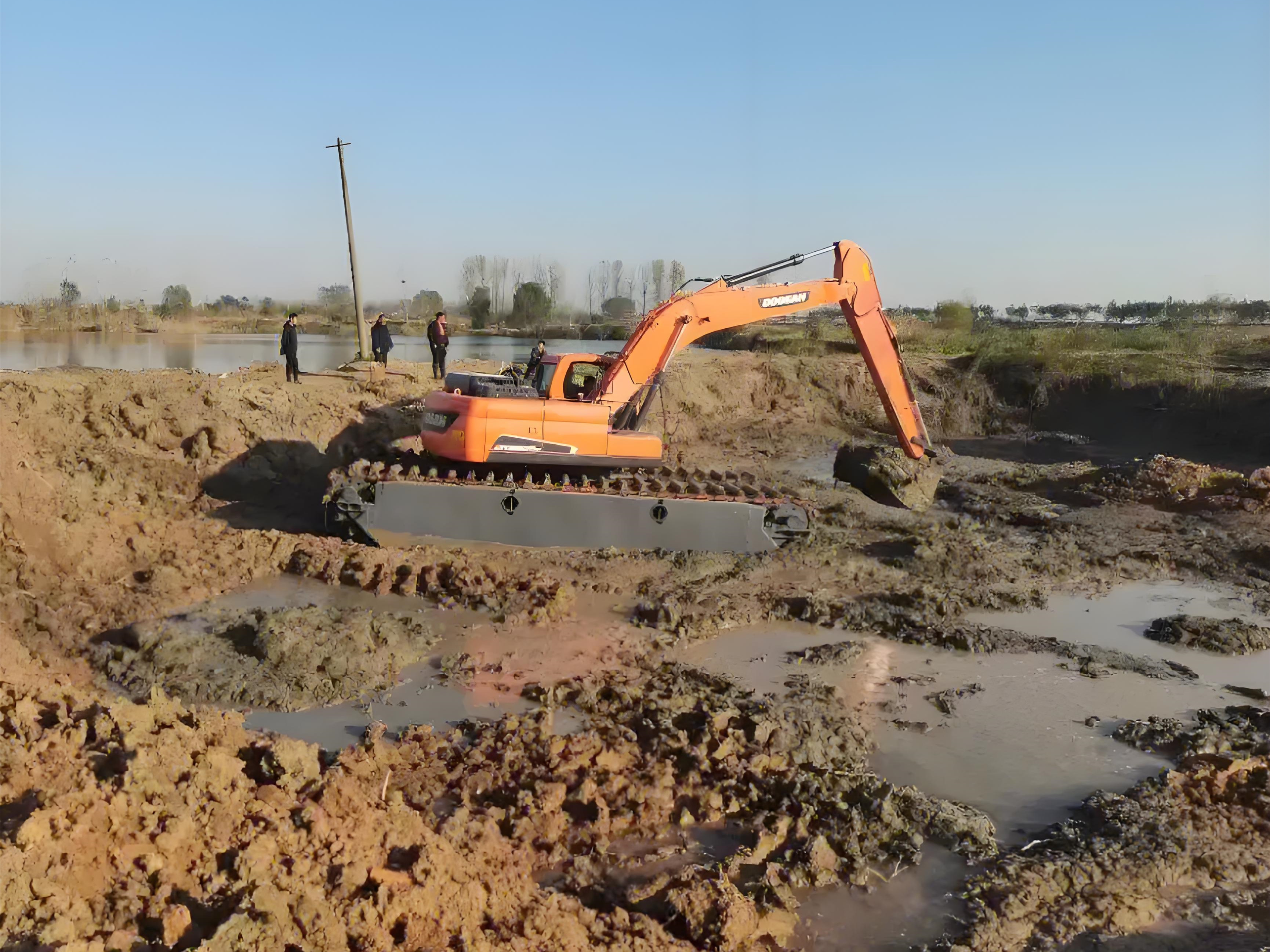 河南洛陽挖機清淤施工隊-魚塘清淤的人工和機械哪種更劃算？