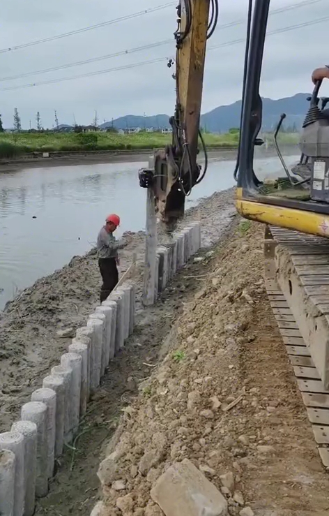 水泥仿木樁廠家泓樺錦嘉 - 打水泥樁多少錢一米？