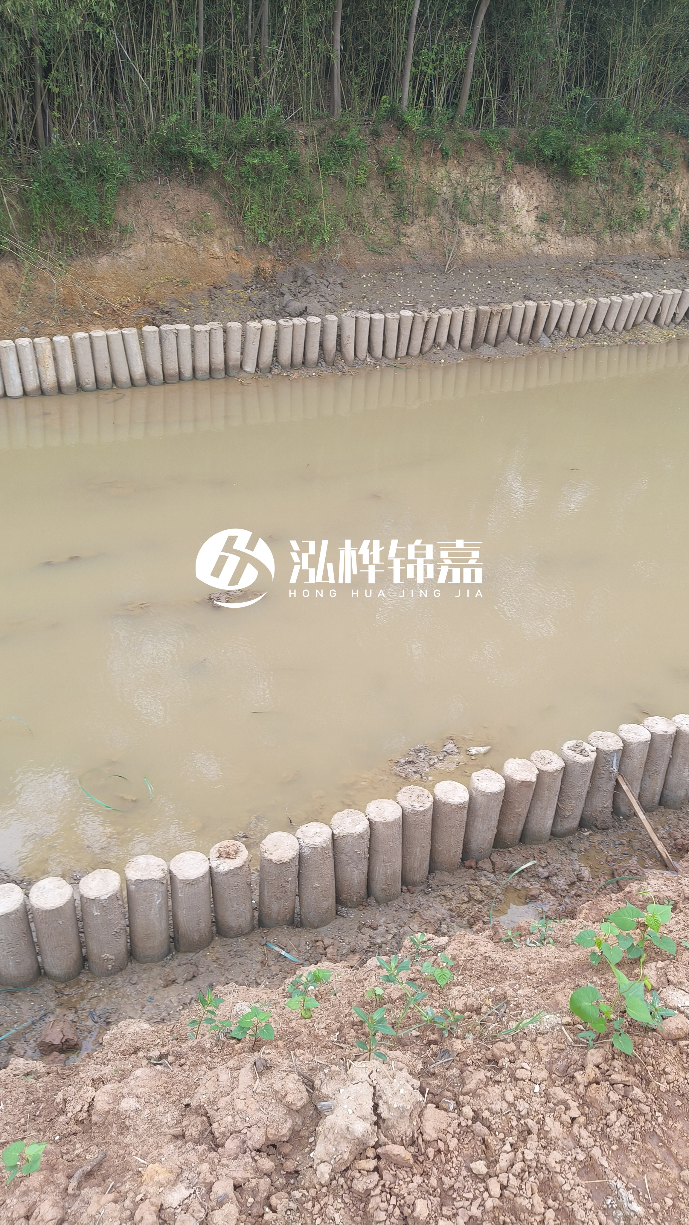 水泥仿木樁施工隊泓樺錦嘉 - 仿木樁施工的機械和松木樁施工通用嗎？