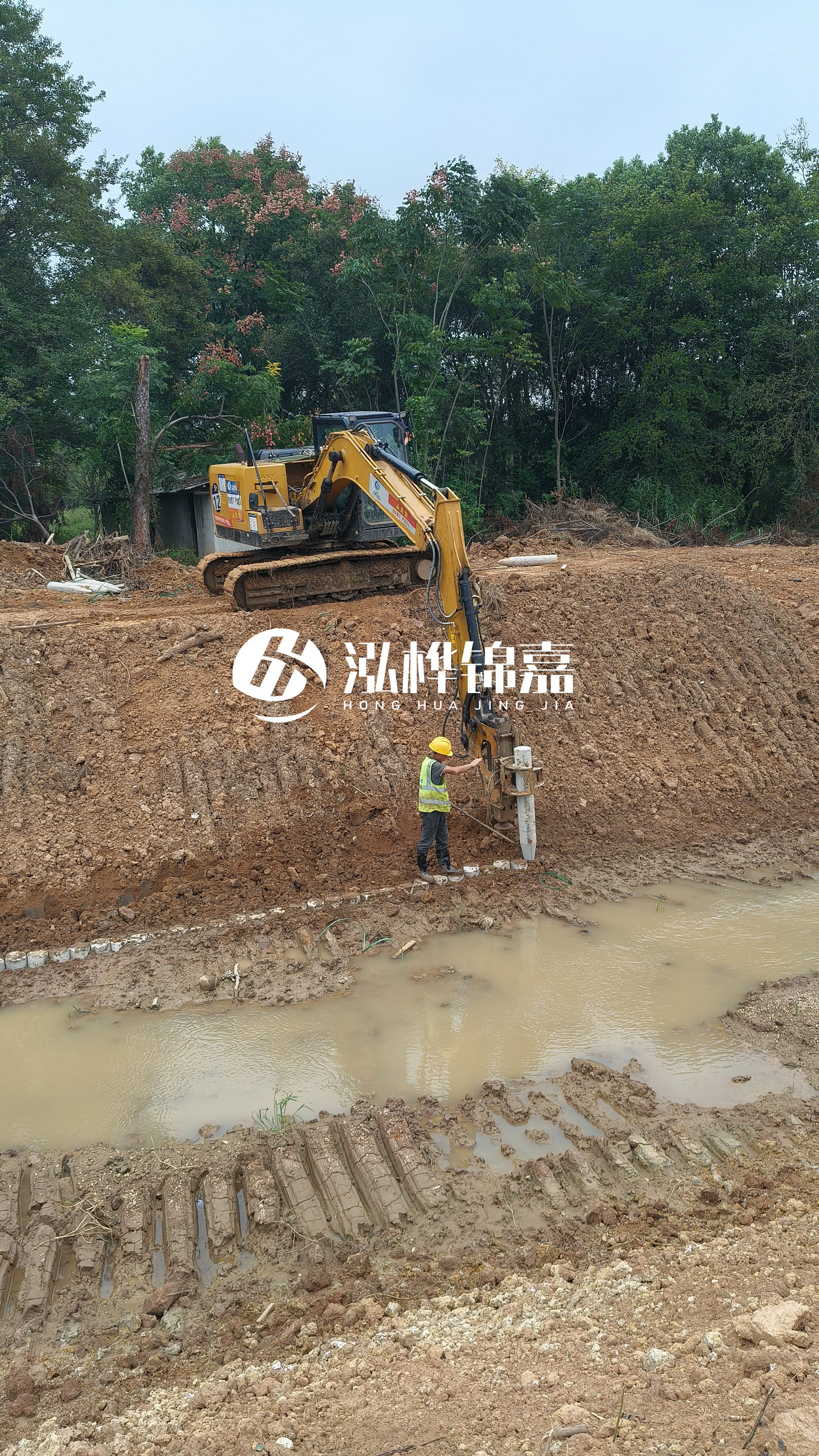 水泥仿木樁施工隊(duì)泓樺錦嘉 - 打樁機(jī)可以打多少米的樁？